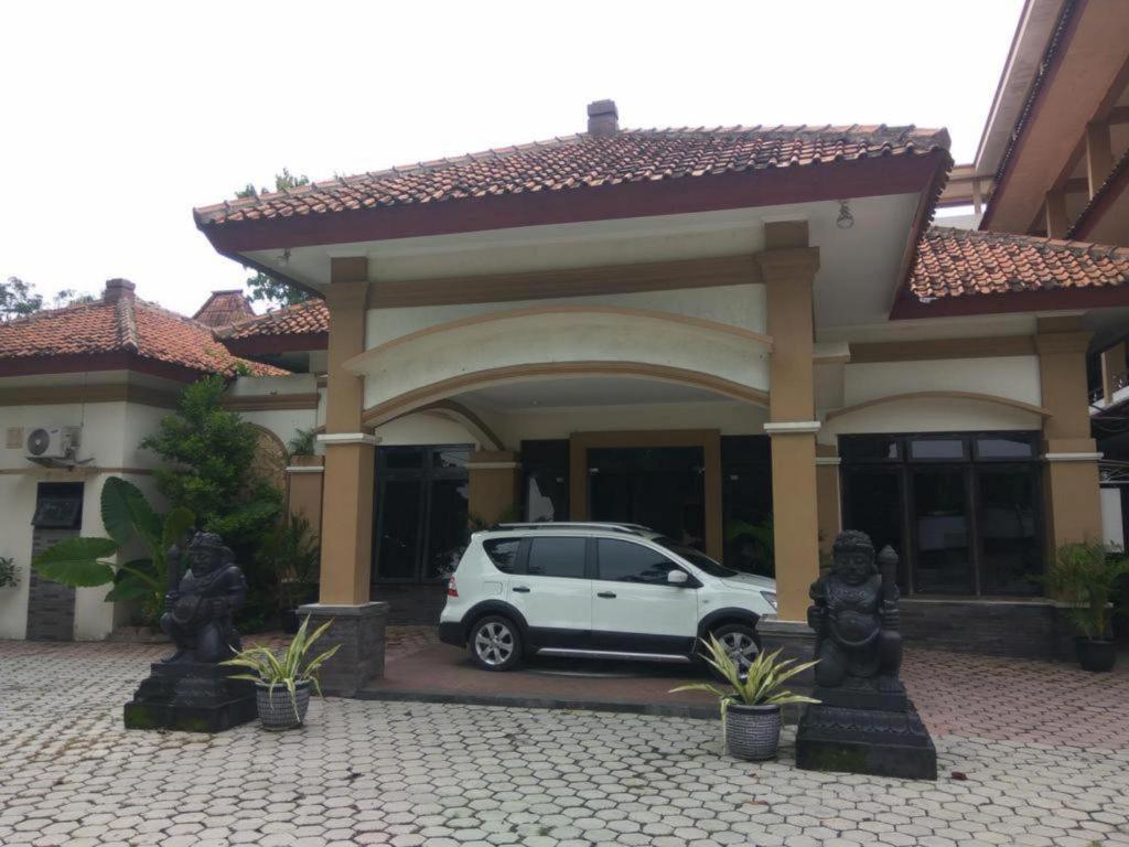 Graha Hotel Sragen Exterior foto